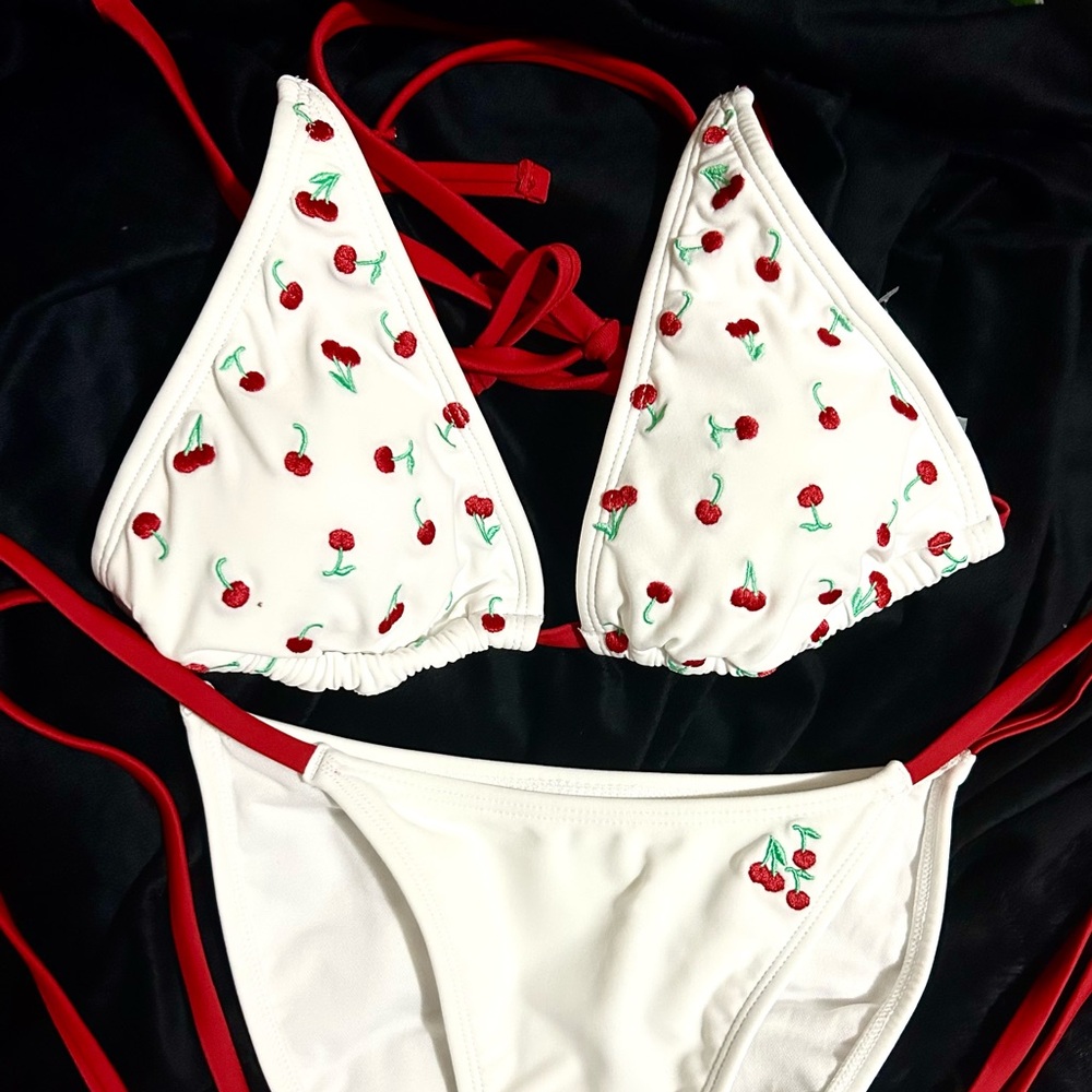‘Wild Fable’ Cherries 🍒 Bikini Set | Two Piece Swimsuit | NEVER WORN